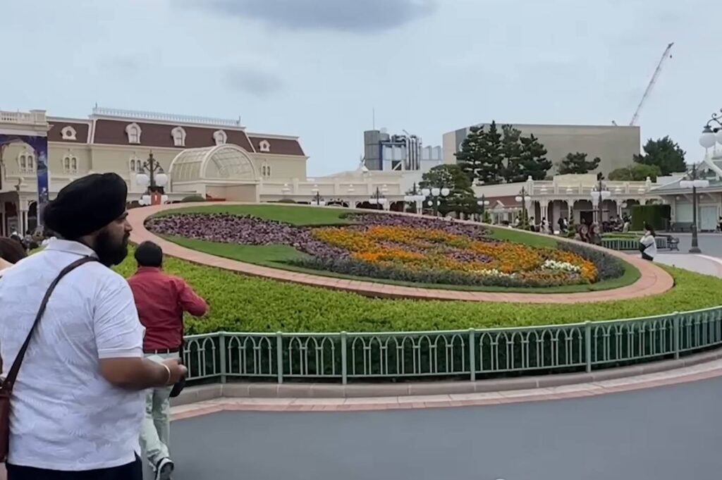 Mickey Mouse-shaped floral